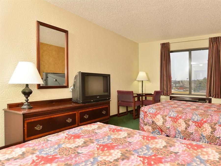 Days Inn By Wyndham Ozark Springfield Exterior foto